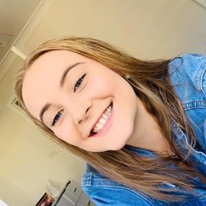 Meet your Posher, Ella